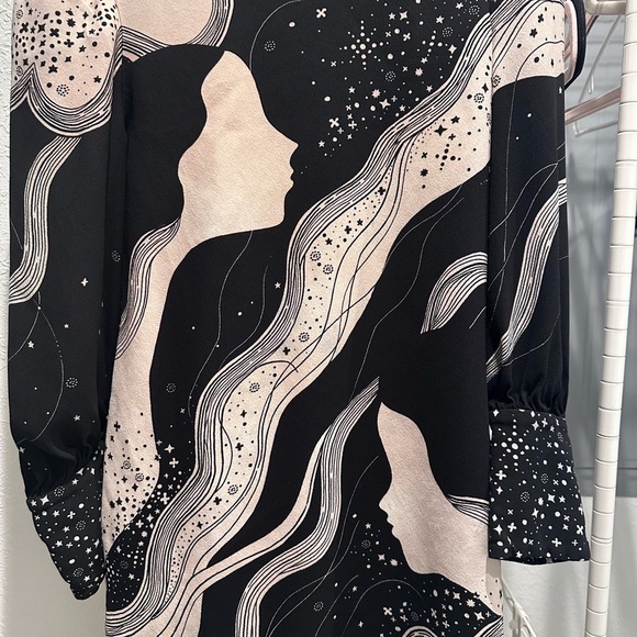 Chloe black/off-white long-sleeve mini dress with cosmic print, pockets, FR40 - Picture 6 of 9